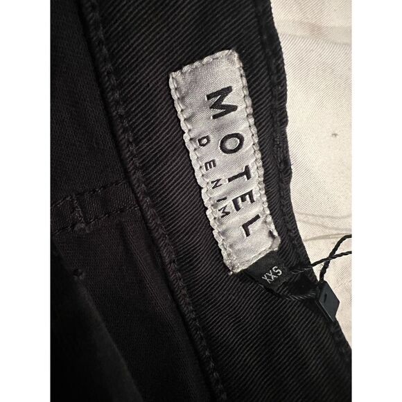 MOTEL DENIM NWT Bootleg Jeans In Black Size XXS - Picture 5 of 6